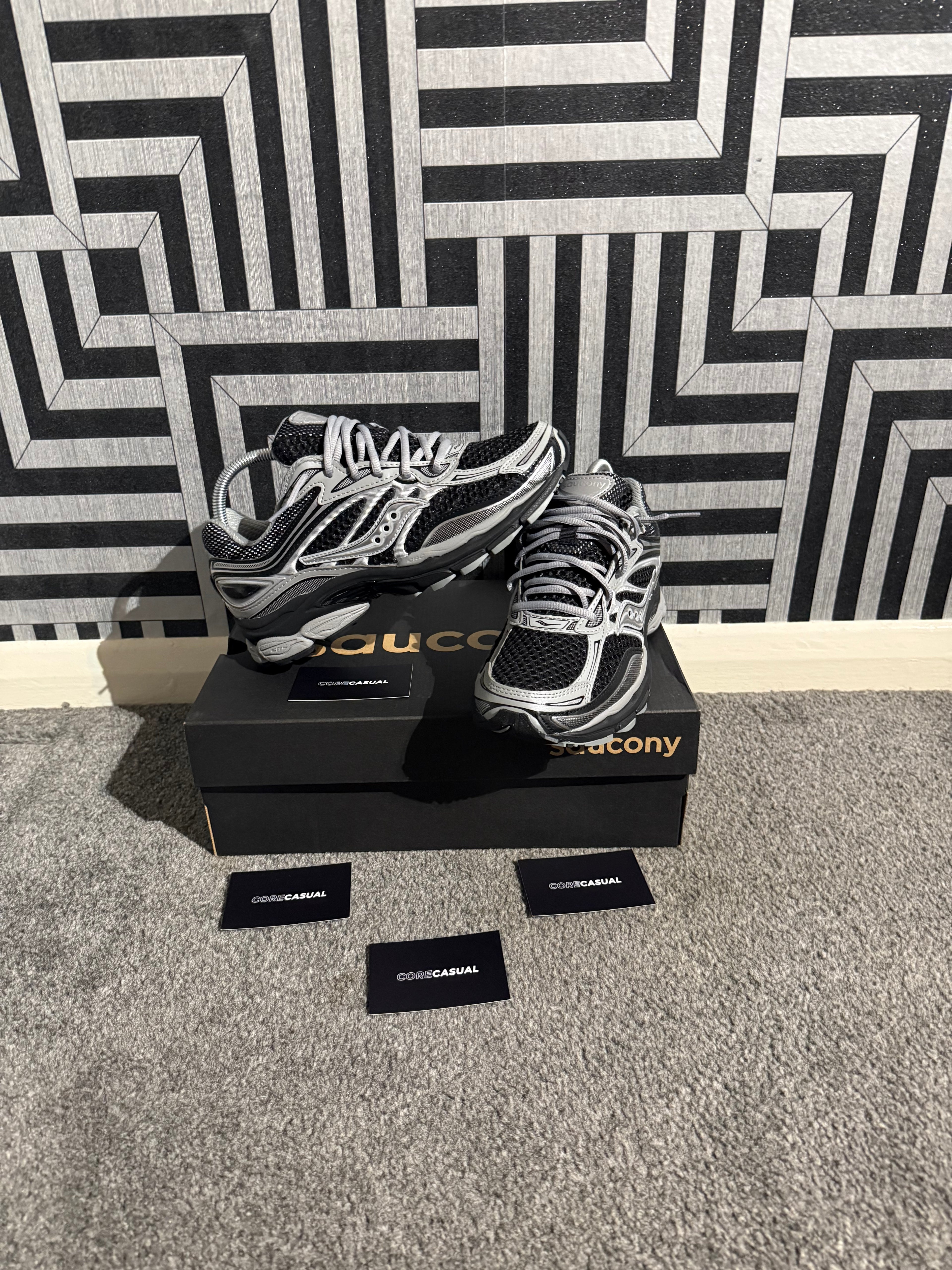 Saucony Omni 9 Trainers Black/Silver