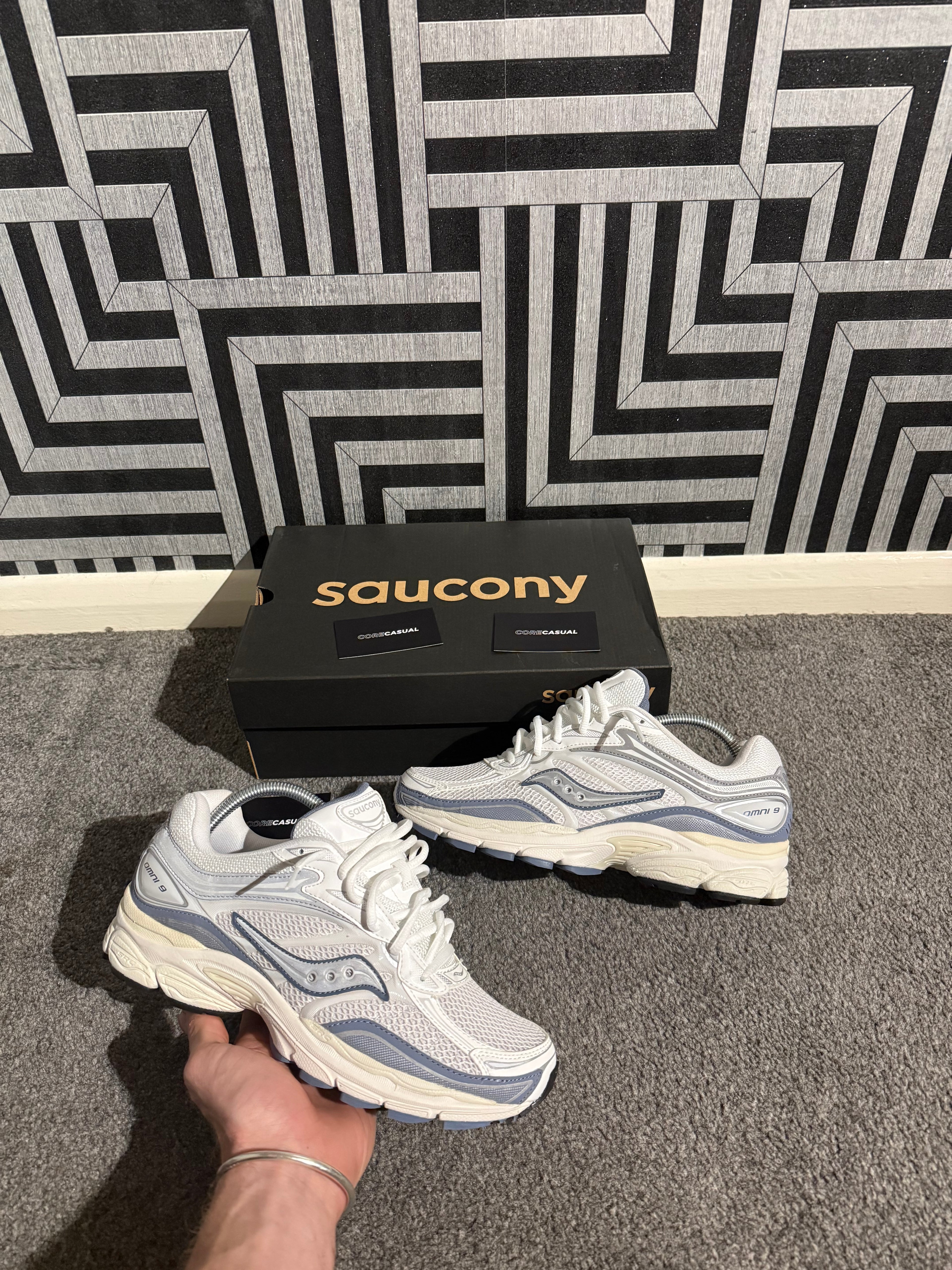 Saucony Omni 9 Trainers White/blue